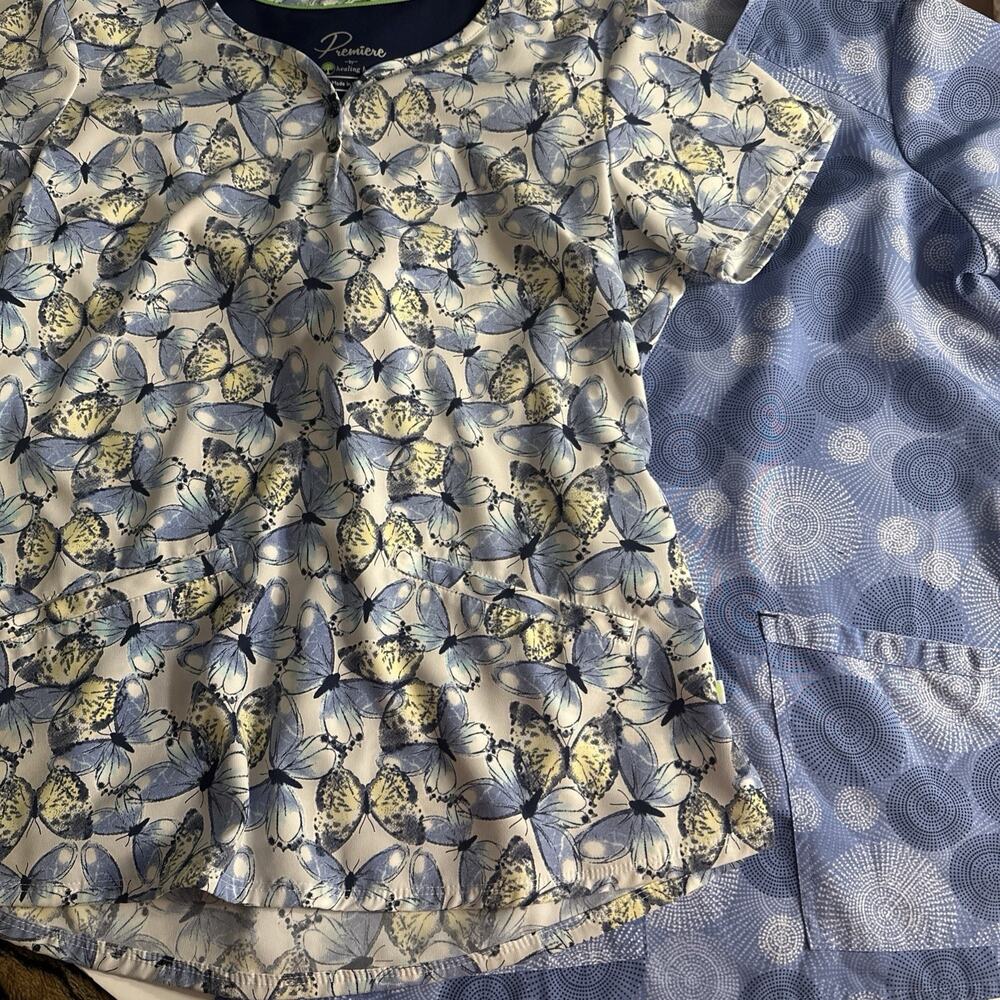 Women’sMedium Blue Scrub Tops Pockets Stretch Butterflies Printed Medical Nurses